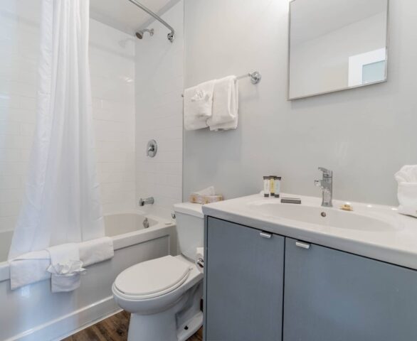 Unit 117 - Osoyoos Accommodations