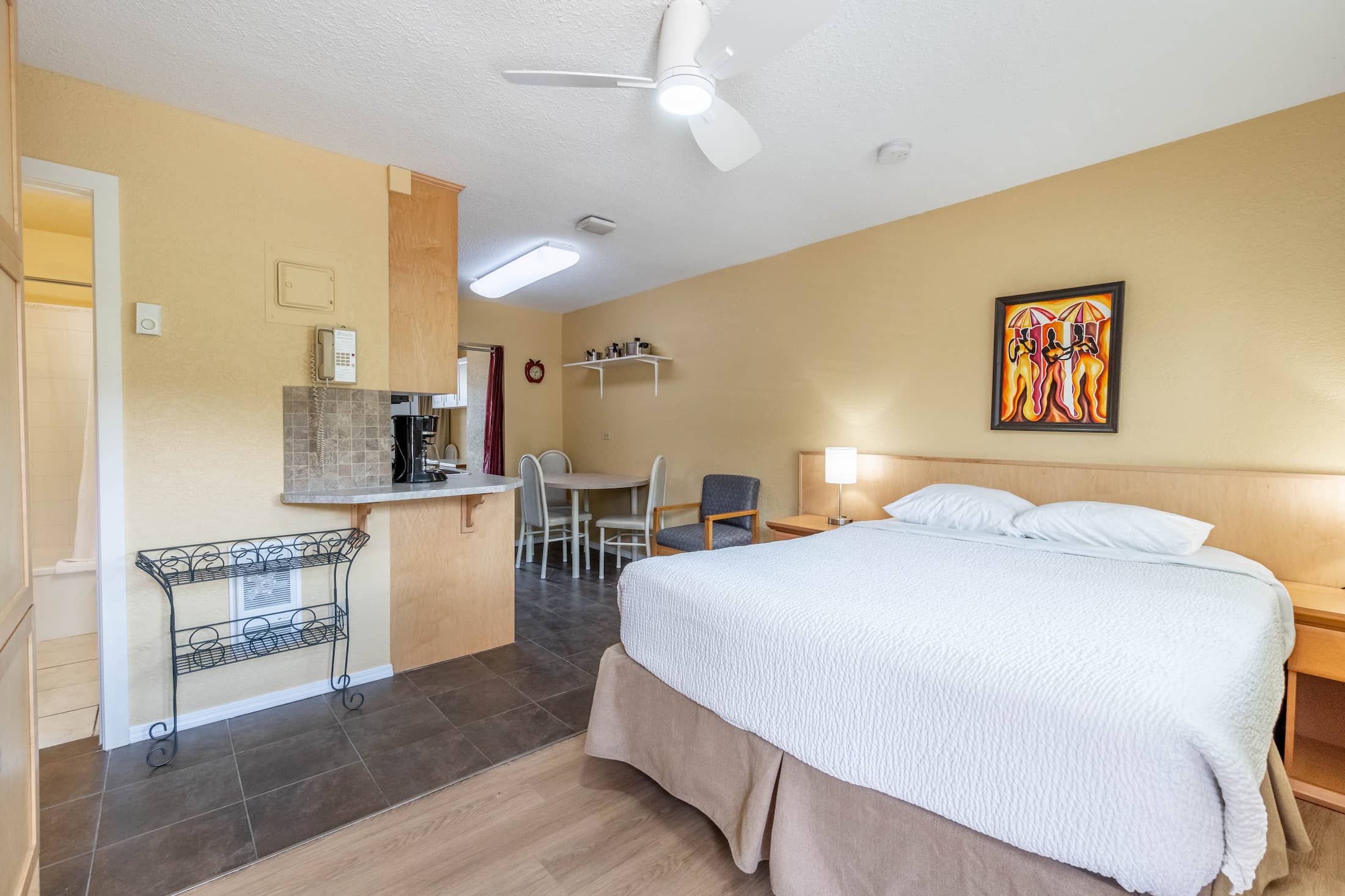 Unit 118 - Osoyoos Room Rental