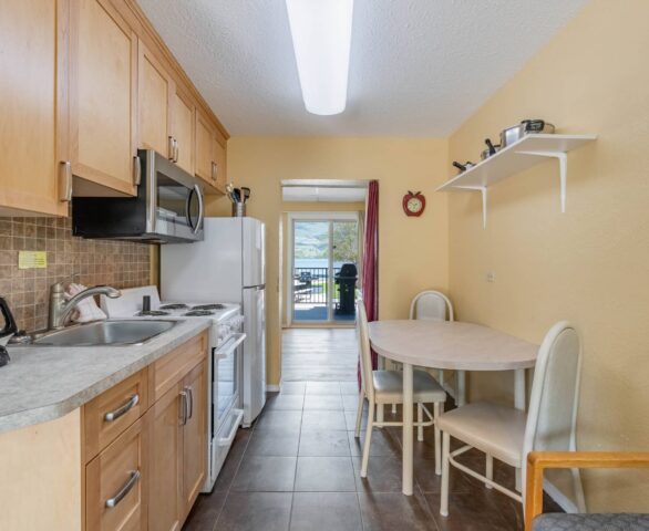 Unit 118 - Osoyoos Room Rental