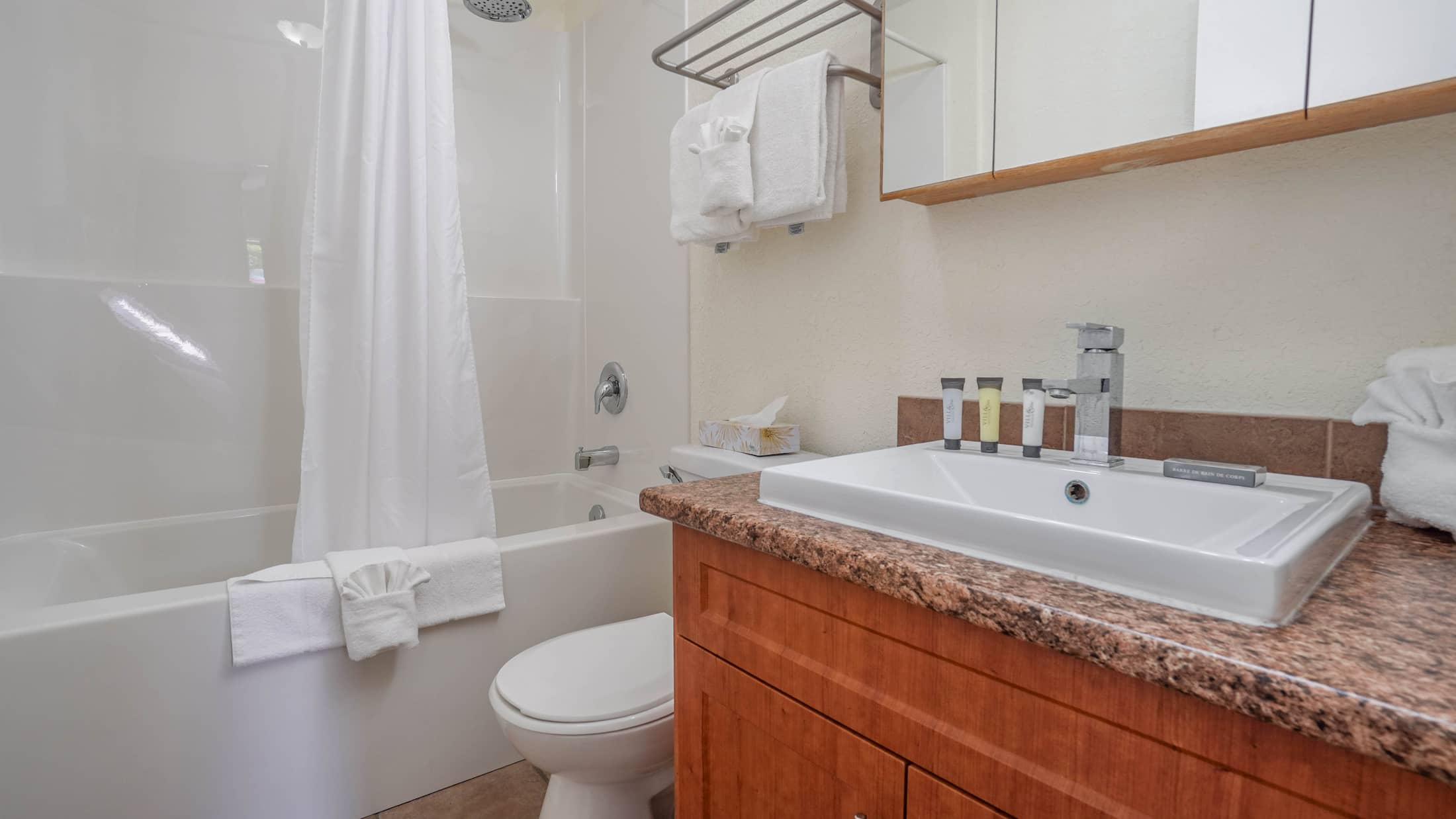 Unit 116 - Osoyoos Accommodations