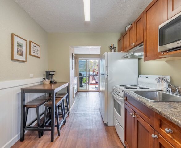 Safari Beach Resort Osoyoos - Unit 119