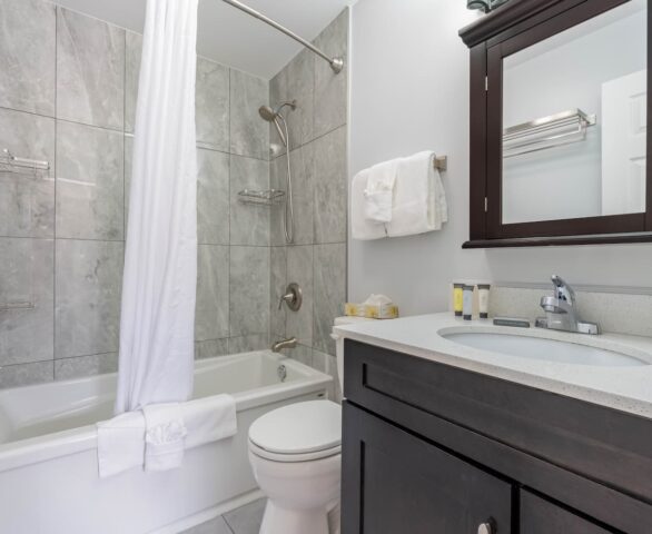 Safari Beach Resort Osoyoos - Unit 120