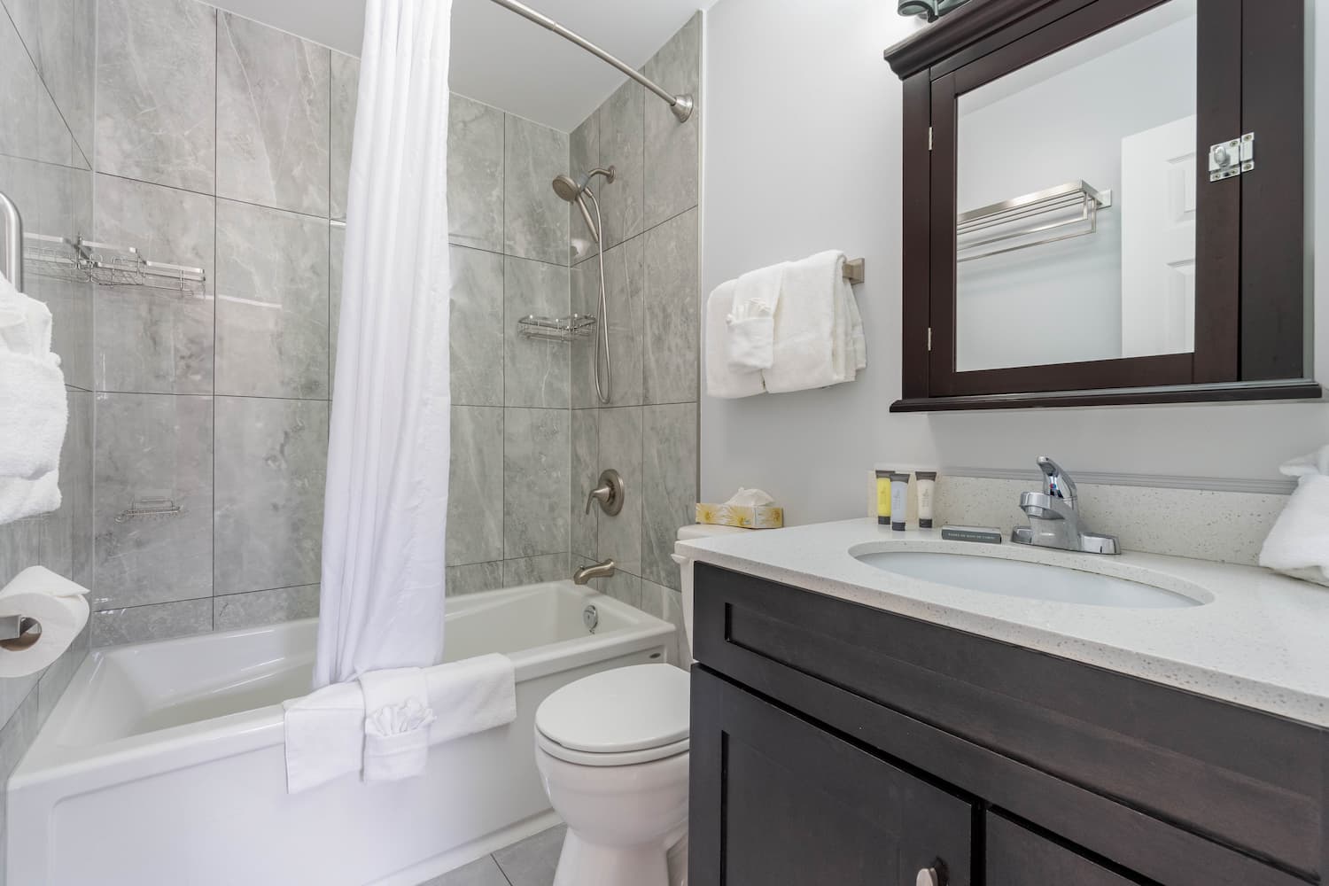 Safari Beach Resort Osoyoos - Unit 120