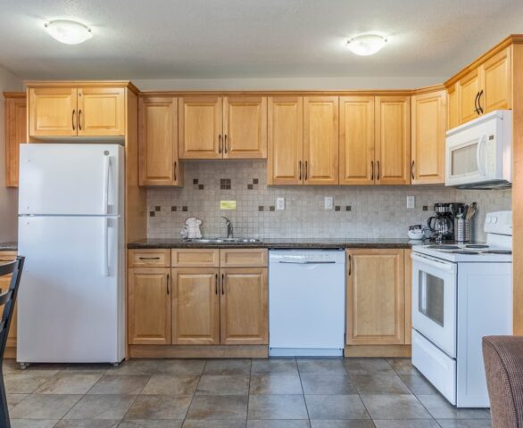 Safari Beach Resort Osoyoos - Unit 131