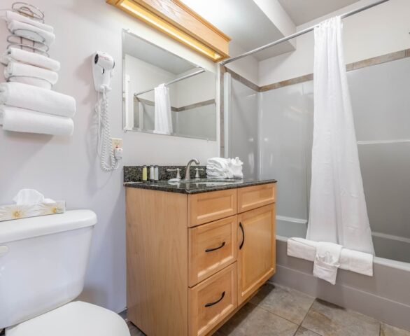 Safari Beach Resort Osoyoos - Unit 131
