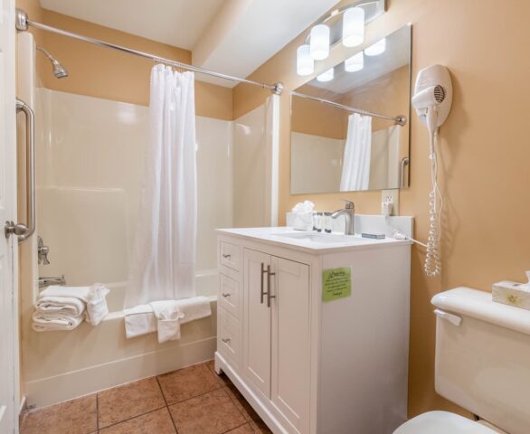 Safari Beach Resort Osoyoos - Unit 132