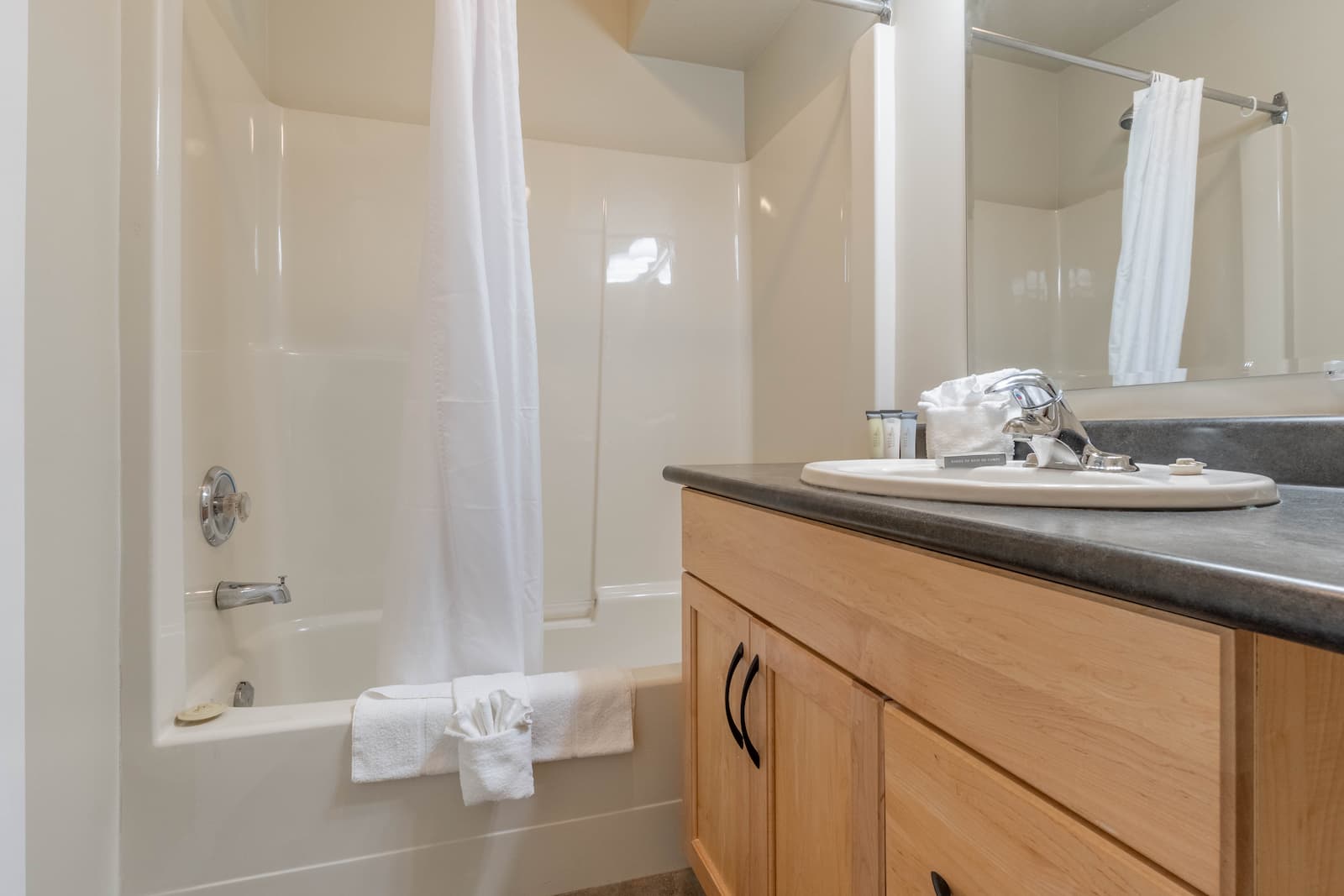 Safari Beach Resort Osoyoos - Unit 133