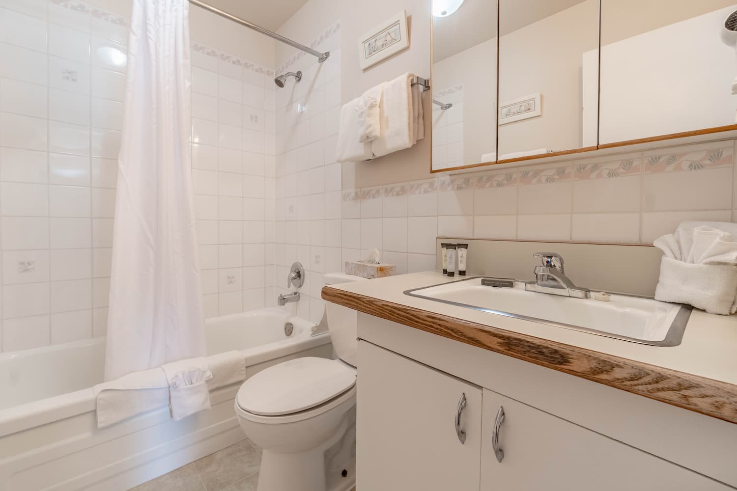 Safari Beach Resort Osoyoos - Unit 210