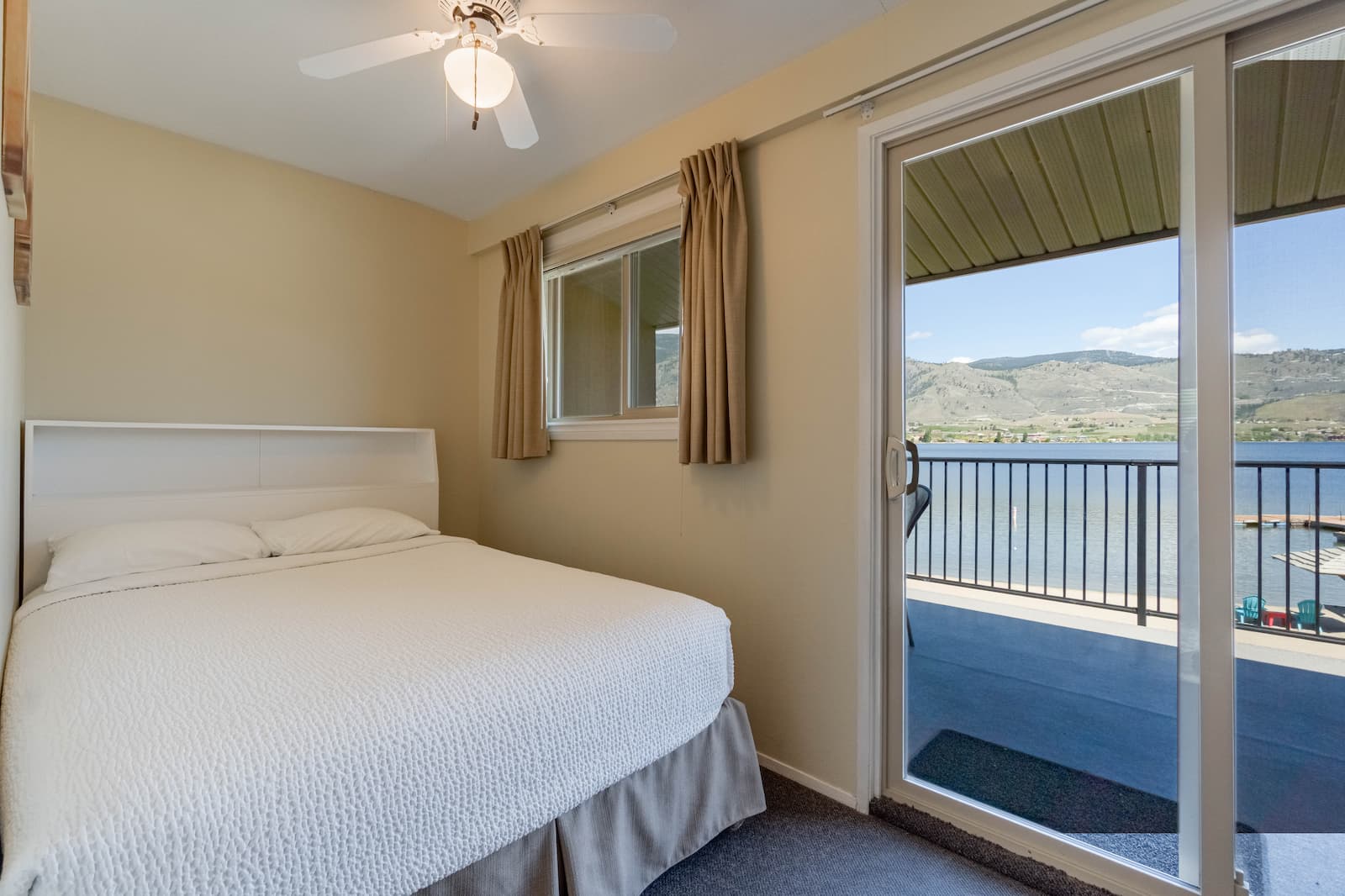 Safari Beach Resort Osoyoos - Unit 210