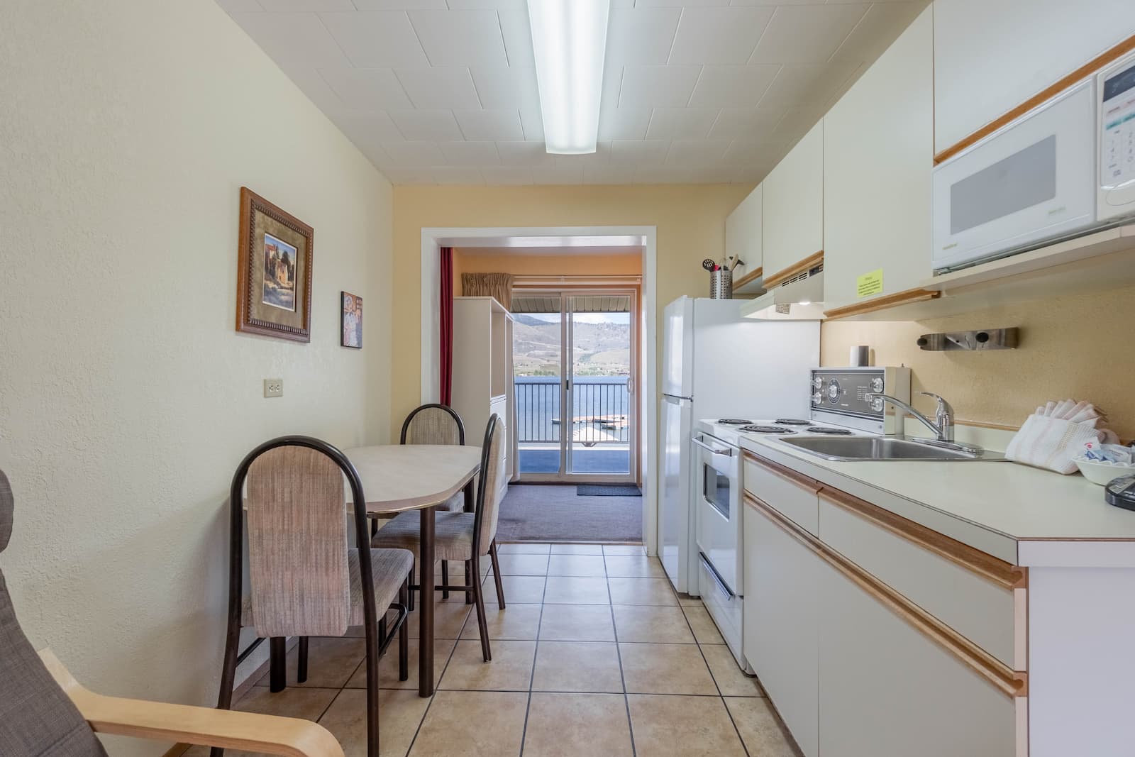 Safari Beach Resort Osoyoos - Unit 211