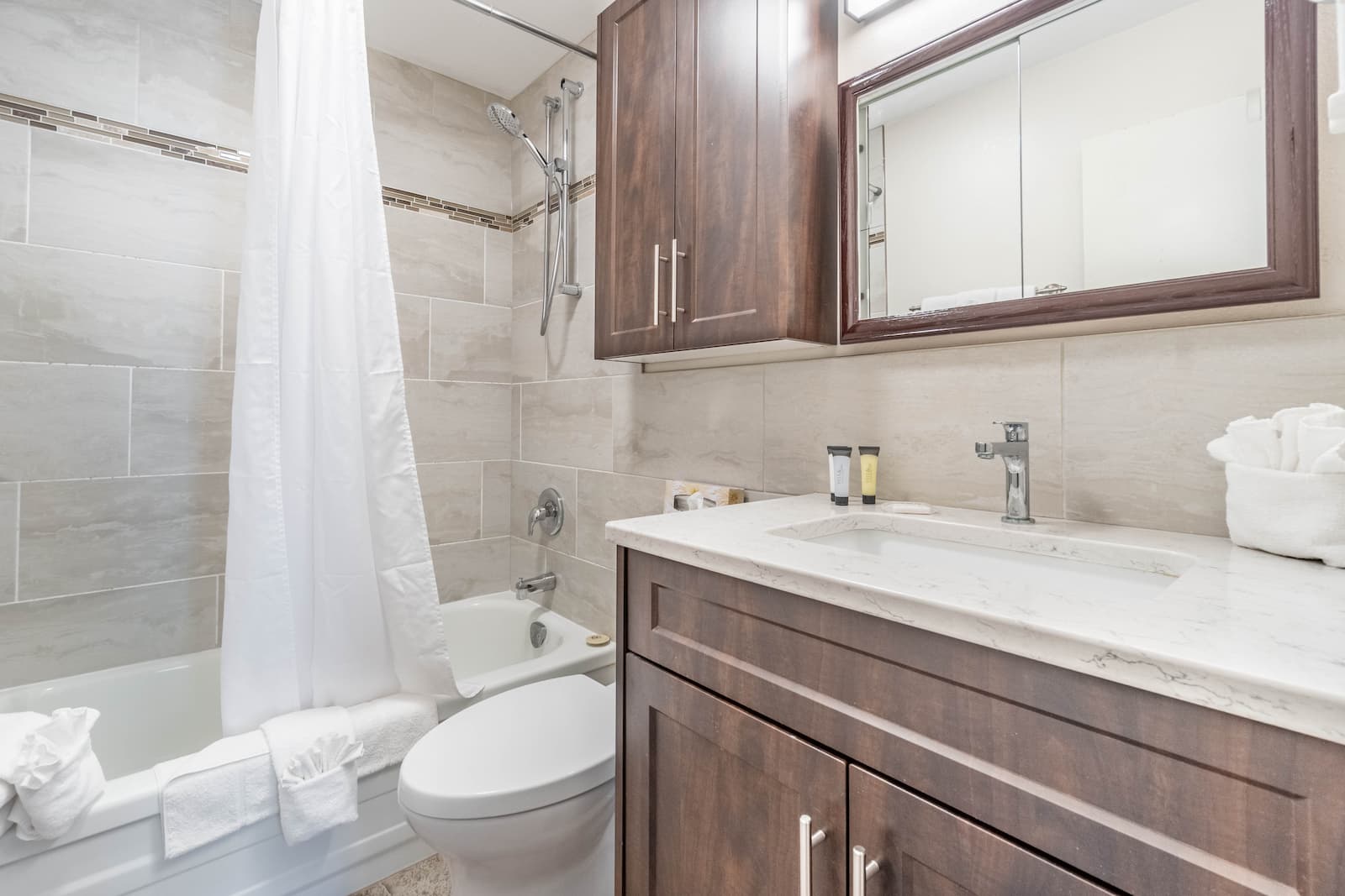 Safari Beach Resort Osoyoos - Unit 212