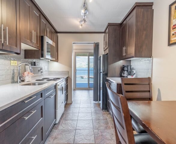 Safari Beach Resort Osoyoos - Unit 212