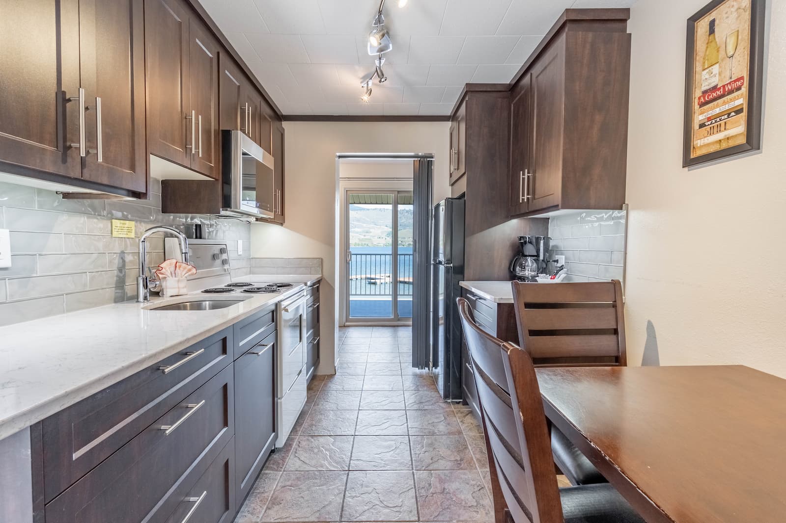 Safari Beach Resort Osoyoos - Unit 212