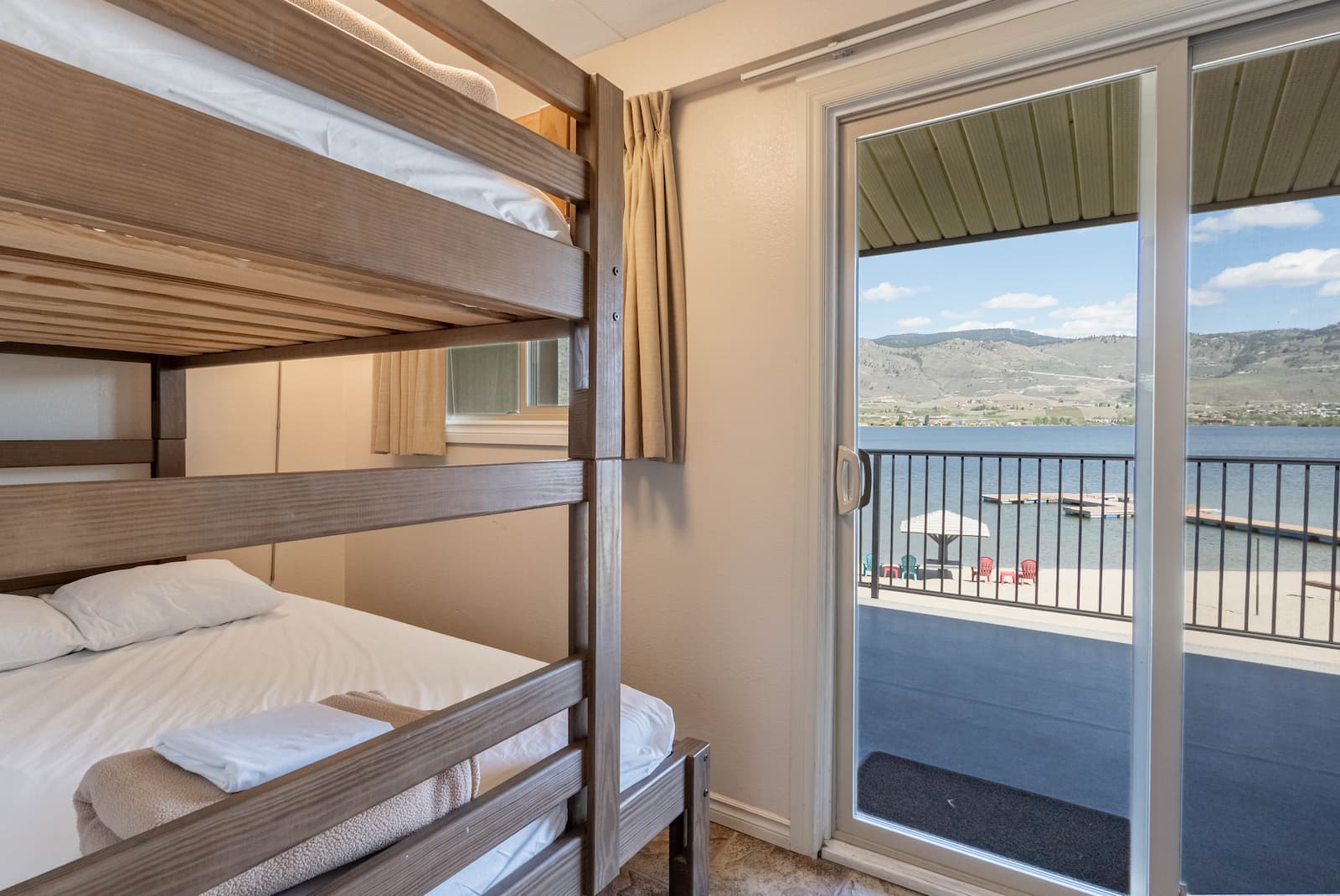 Safari Beach Resort Osoyoos - Unit 212