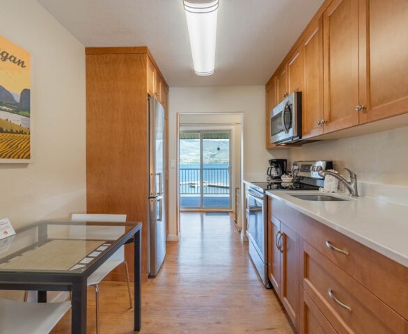 Safari Beach Resort Osoyoos - Unit 214