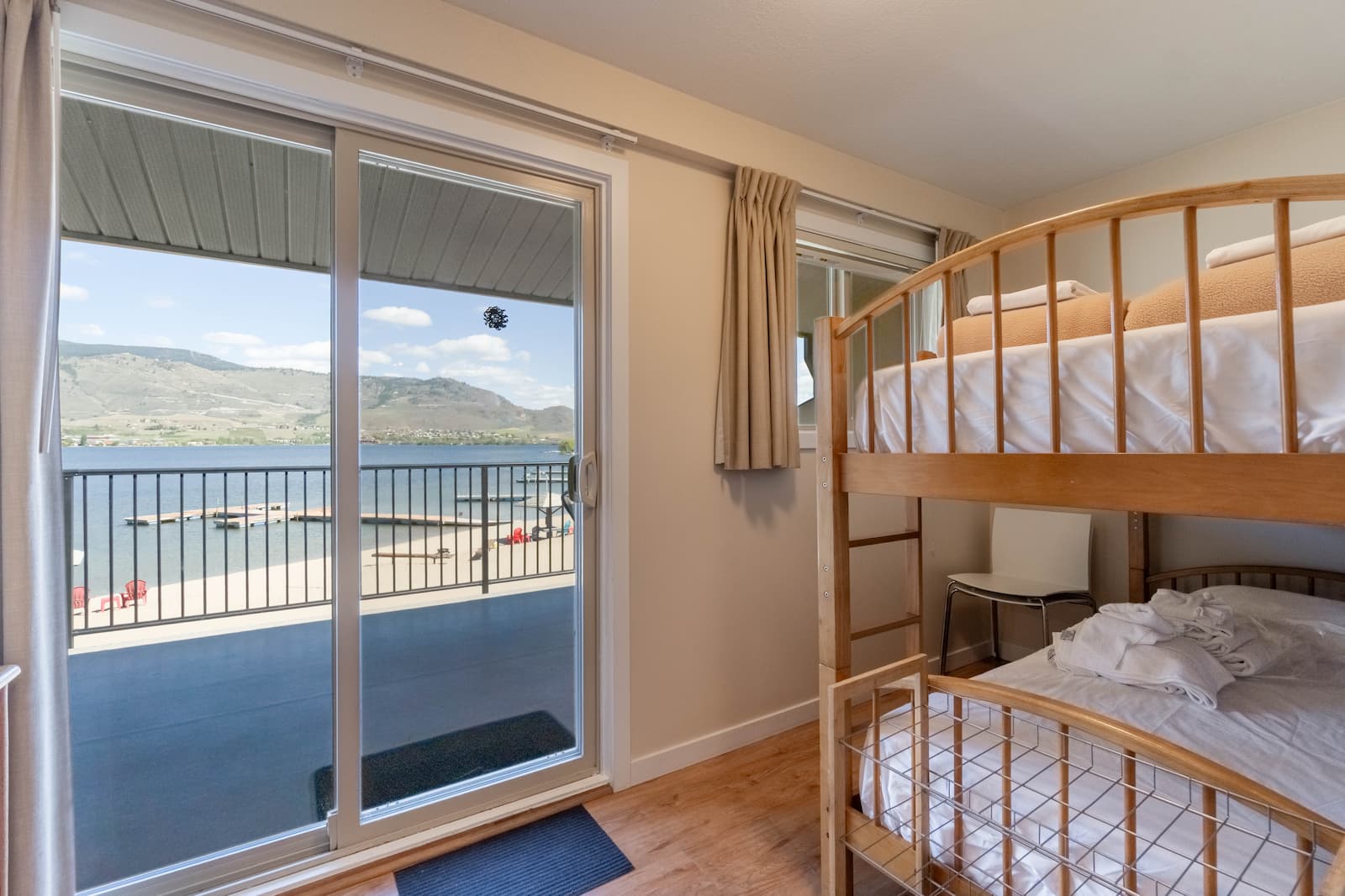 Safari Beach Resort Osoyoos - Unit 214