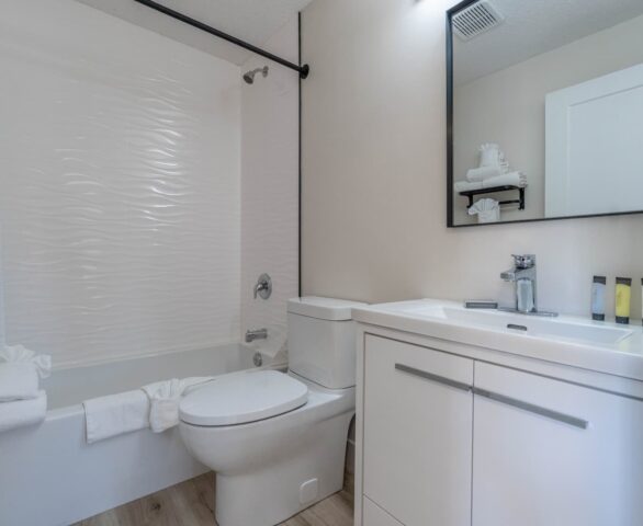 Safari Beach Resort Osoyoos - Unit 221