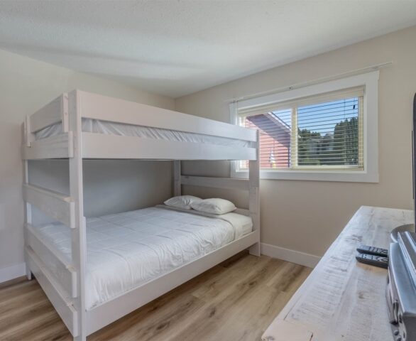 Safari Beach Resort Osoyoos - Unit 221