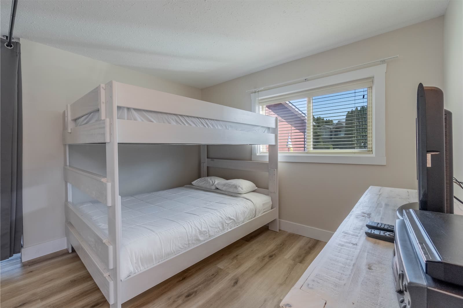 Safari Beach Resort Osoyoos - Unit 221