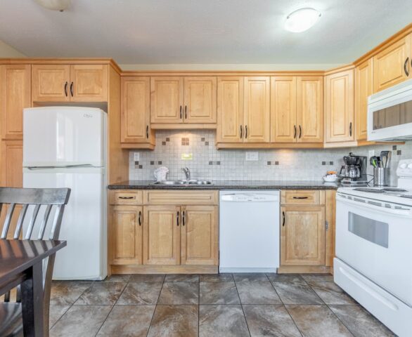 Safari Beach Resort Osoyoos - Unit 231