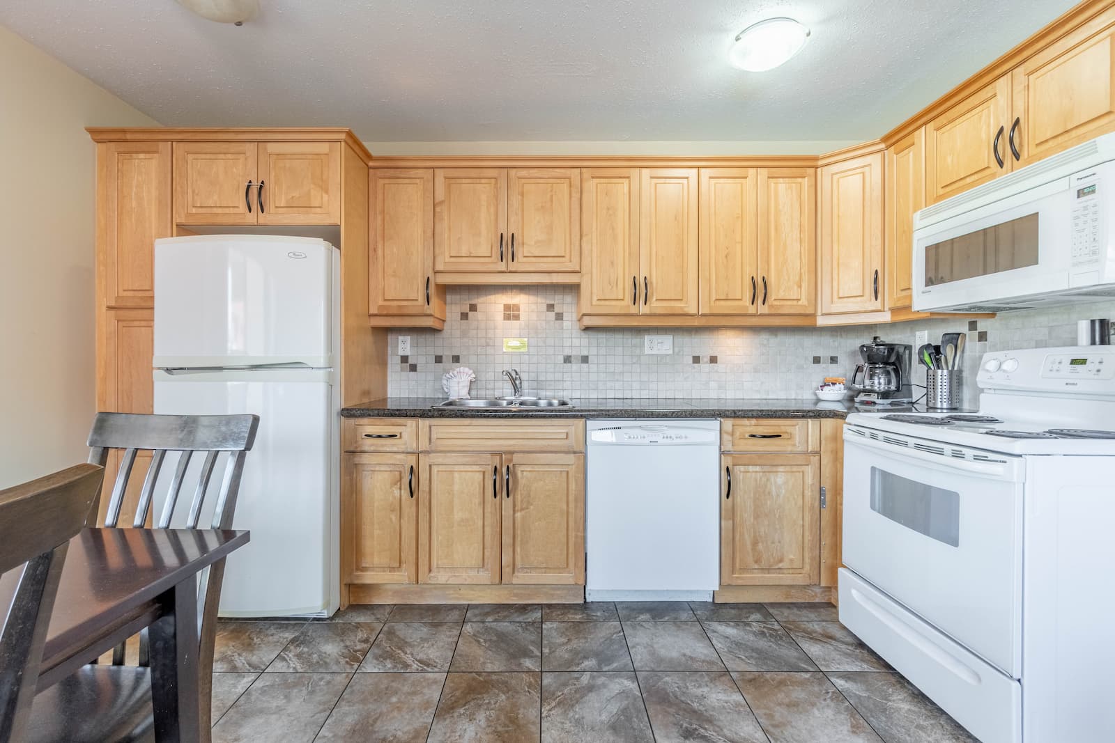 Safari Beach Resort Osoyoos - Unit 231