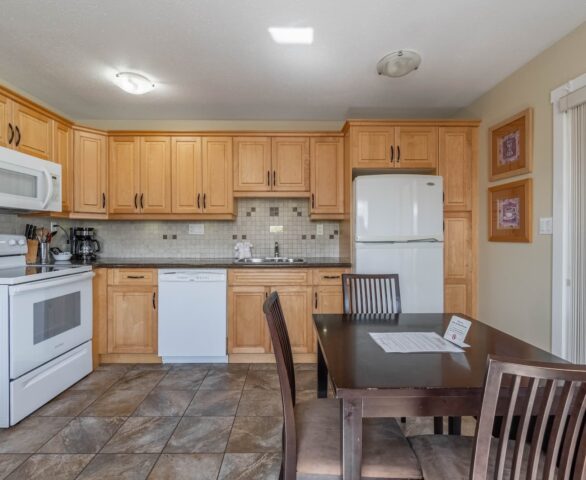 Safari Beach Resort Osoyoos - Unit 233