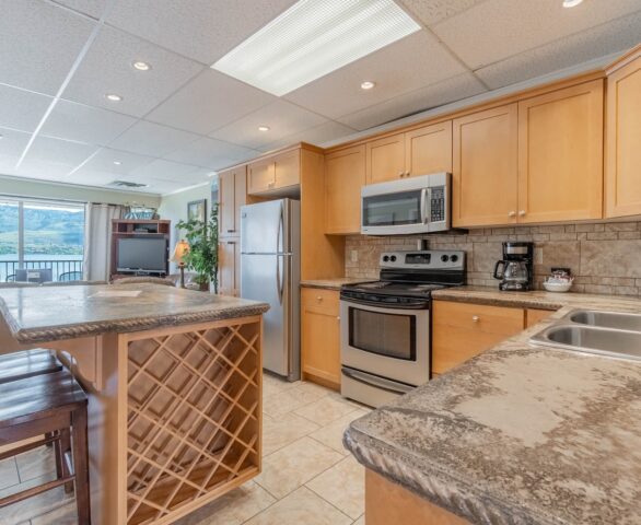 Safari Beach Resort Osoyoos - Unit 300