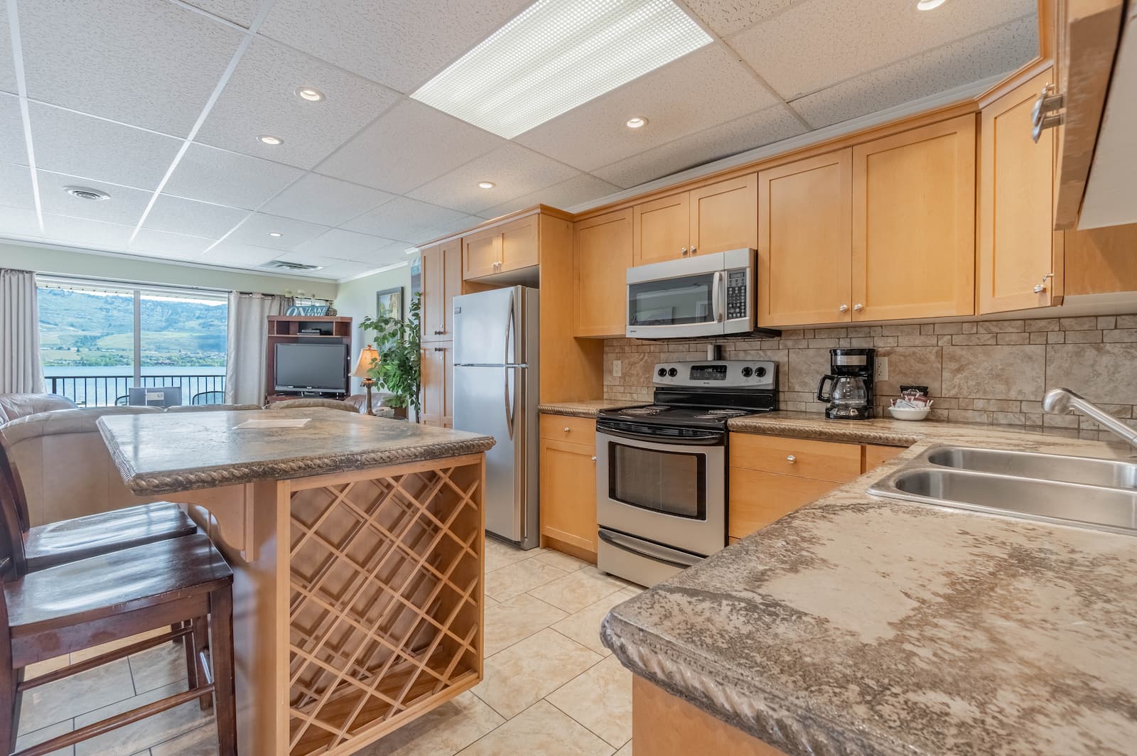 Safari Beach Resort Osoyoos - Unit 300