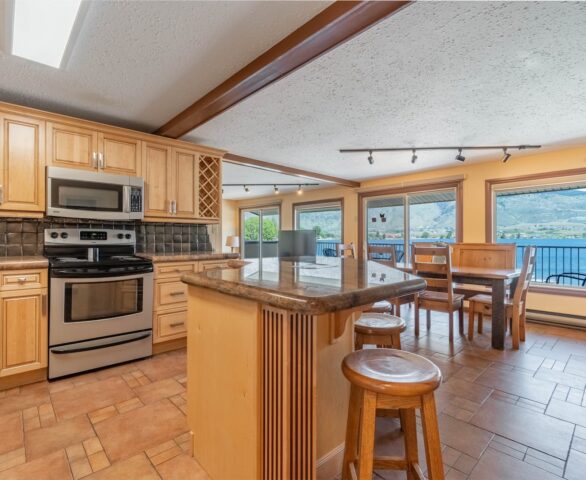 Unit 200, Safari Beach Resort Osoyoos