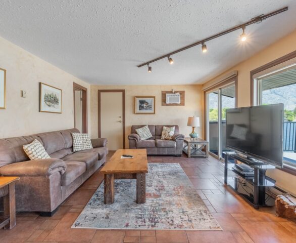 Unit 200, Safari Beach Resort Osoyoos