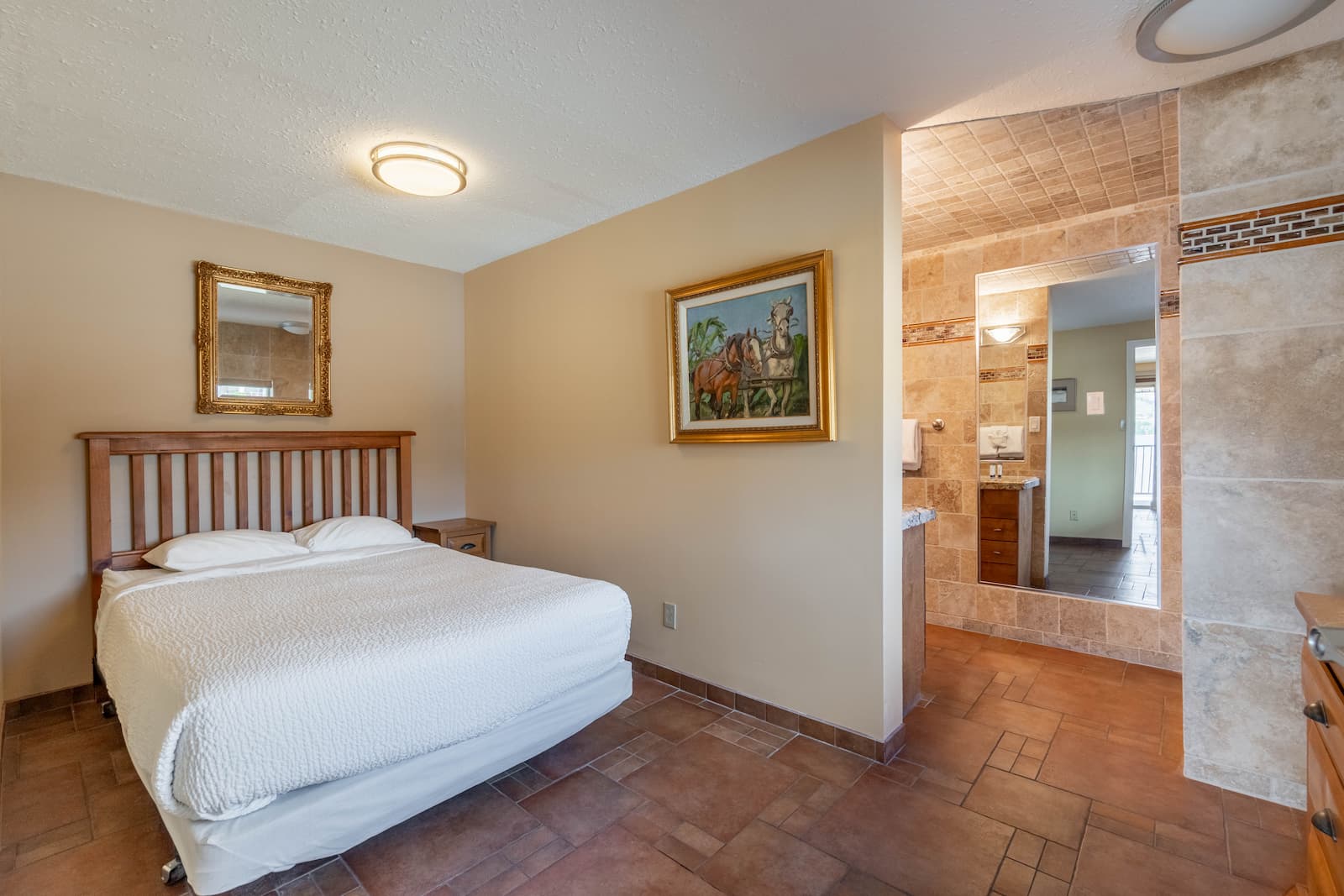 Unit 200, Safari Beach Resort Osoyoos