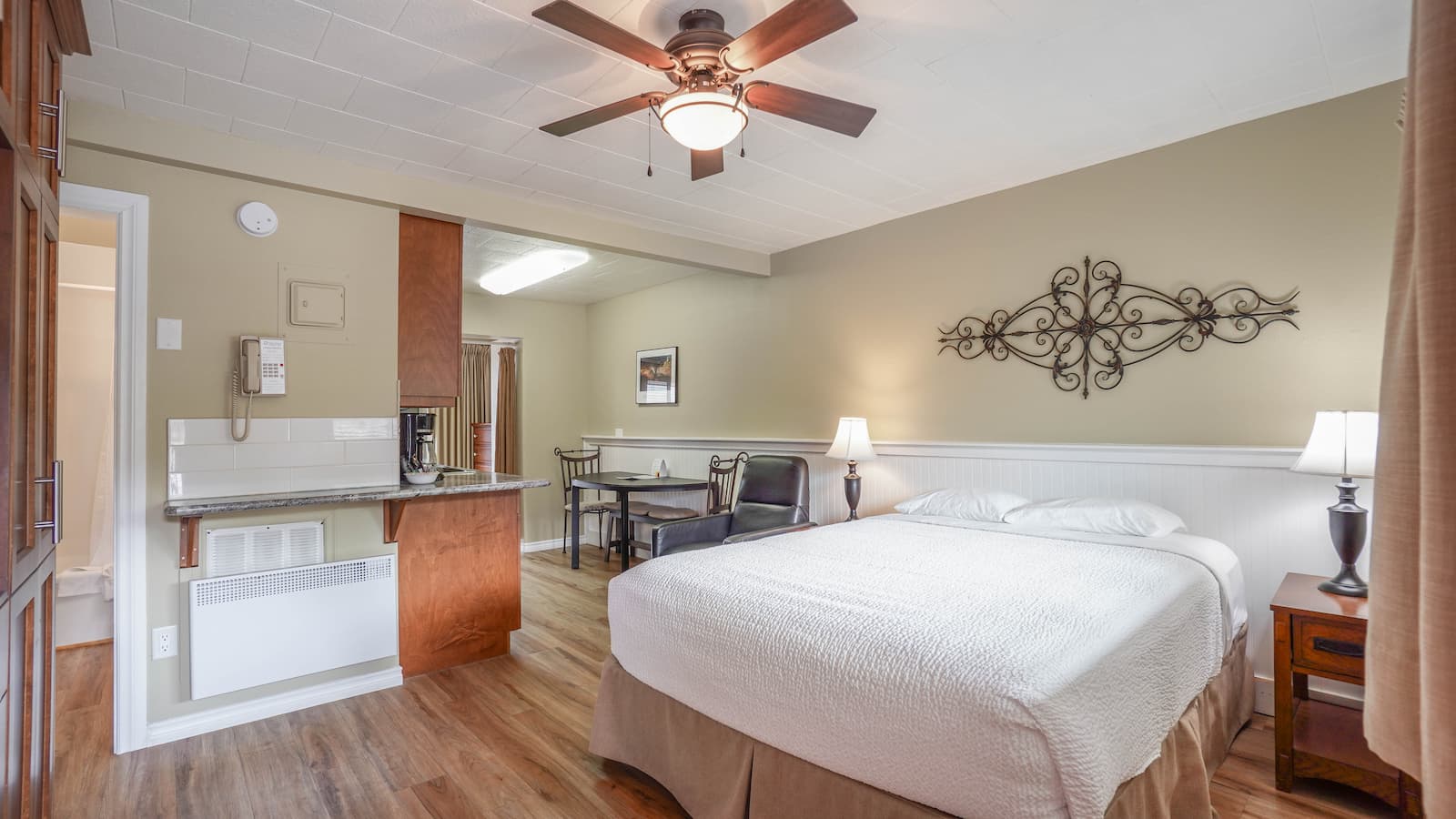 Safari Beach Resort Osoyoos - Unit 202