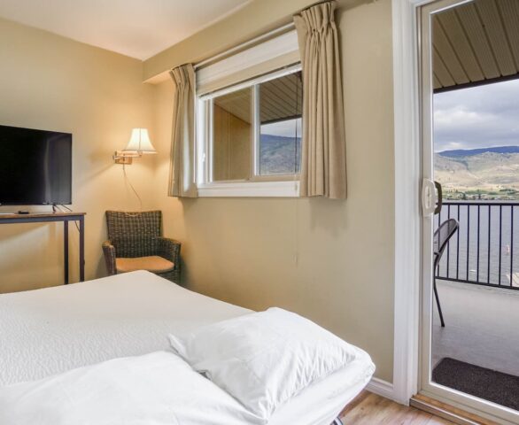 Safari Beach Resort Osoyoos - Unit 202