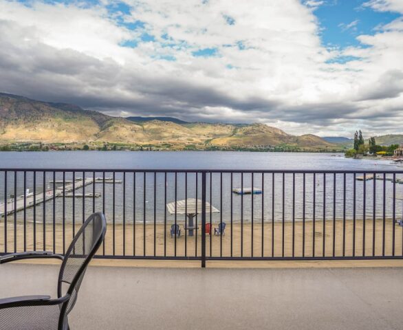 Safari Beach Resort Osoyoos - Unit 202