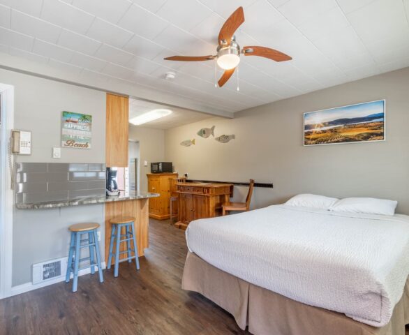 Safari Beach Resort Osoyoos - Unit 206