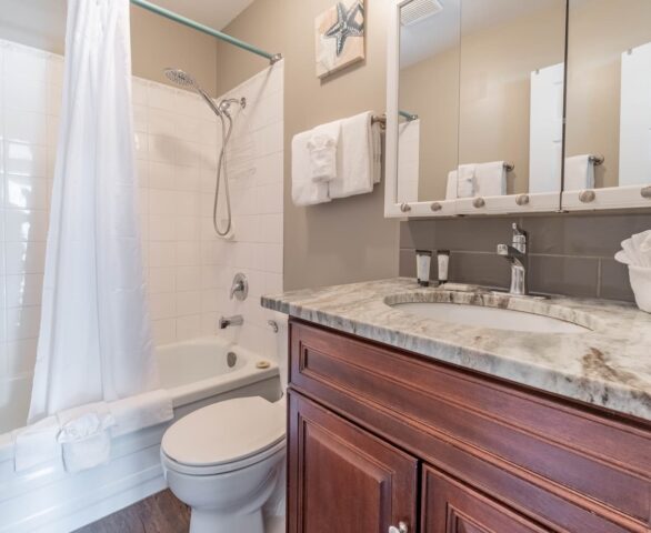 Safari Beach Resort Osoyoos - Unit 206