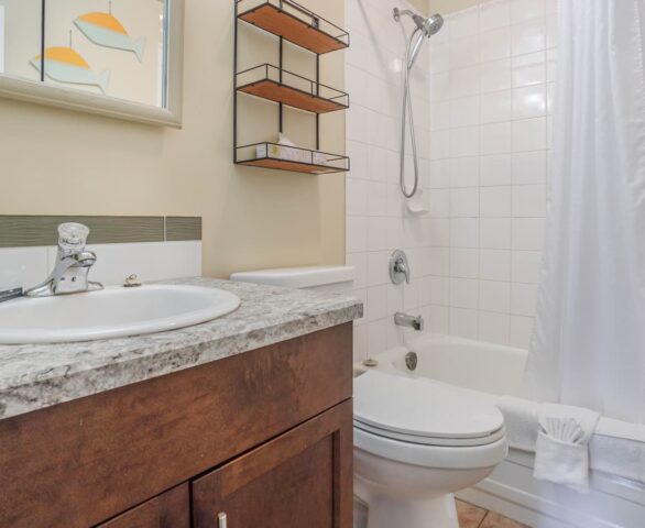 Safari Beach Resort Osoyoos - Unit 207