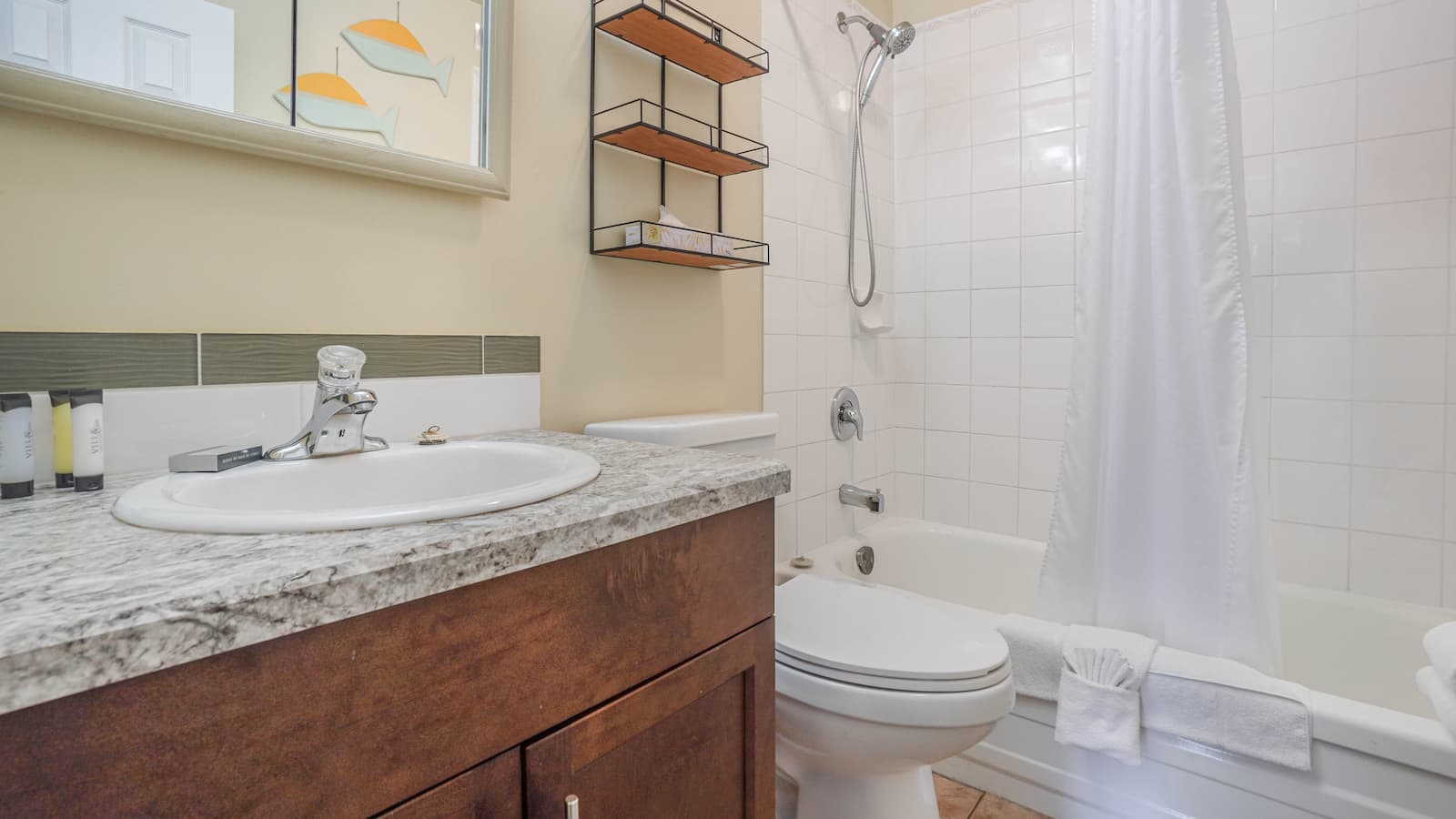 Safari Beach Resort Osoyoos - Unit 207