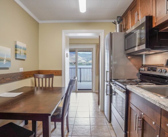 Safari Beach Resort Osoyoos - Unit 207