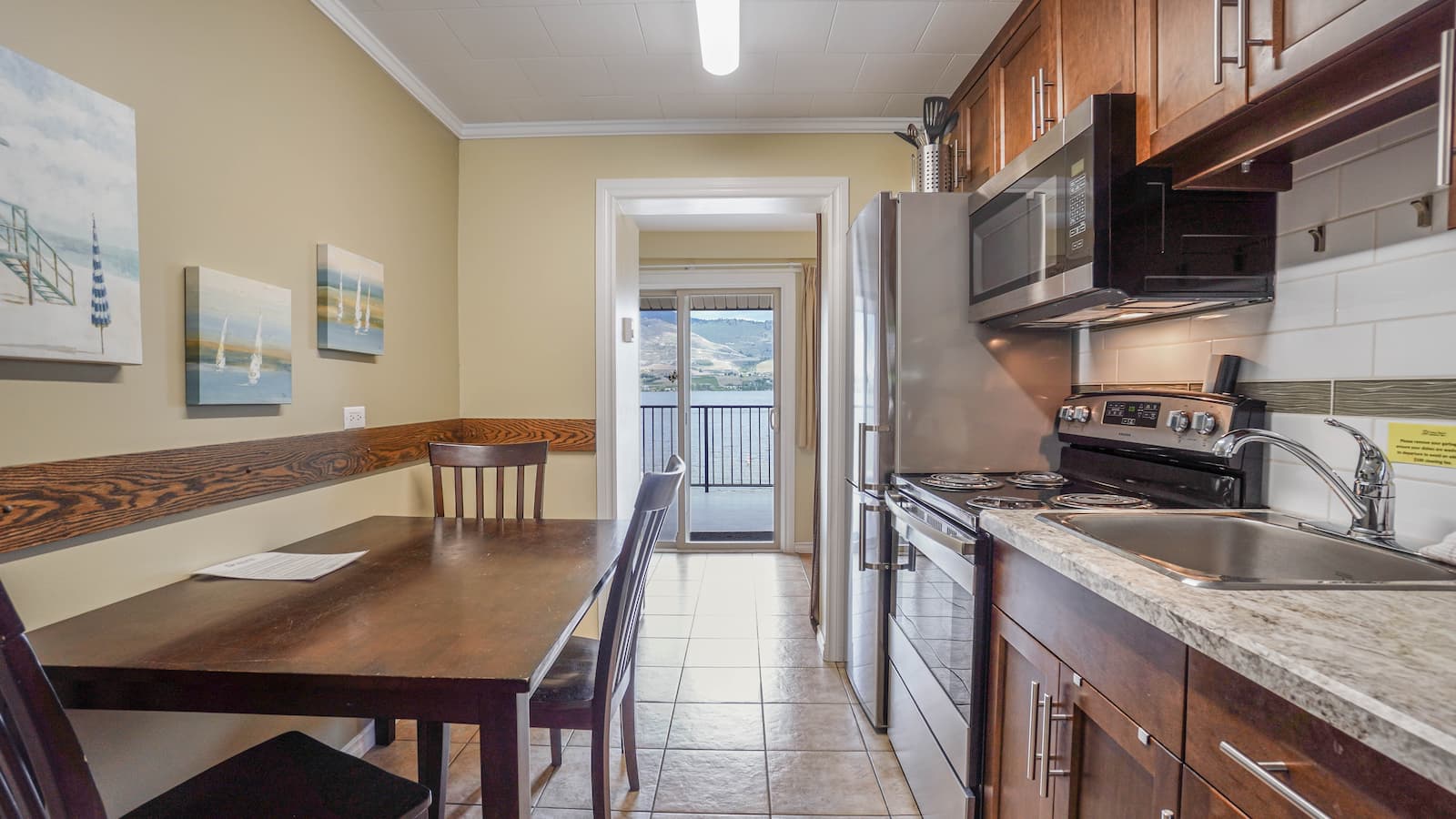 Safari Beach Resort Osoyoos - Unit 207