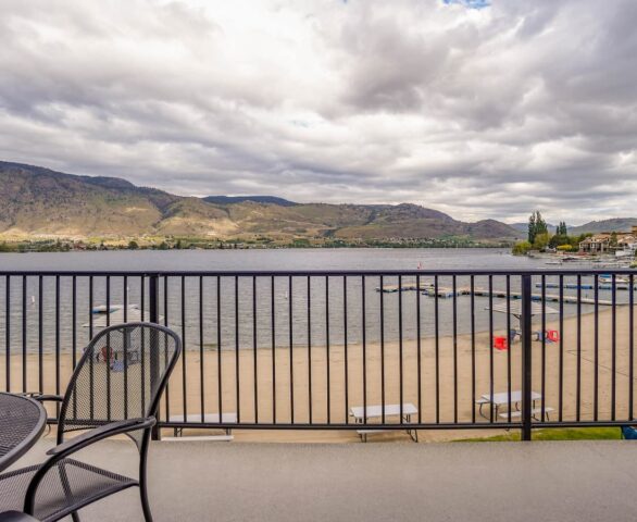 Safari Beach Resort Osoyoos - Unit 208