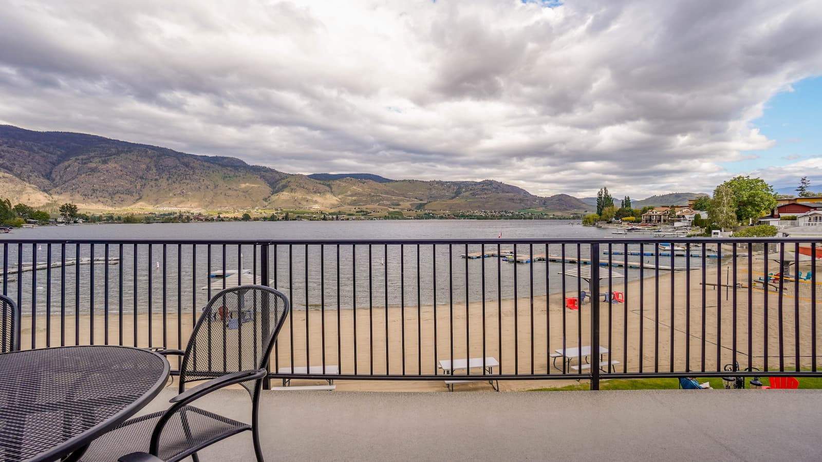 Safari Beach Resort Osoyoos - Unit 208