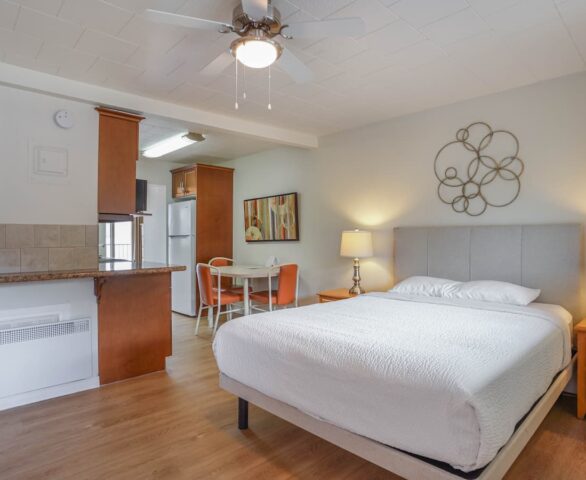 Safari Beach Resort Osoyoos - Unit 208