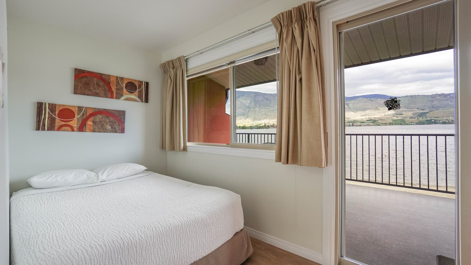 Safari Beach Resort Osoyoos - Unit 208
