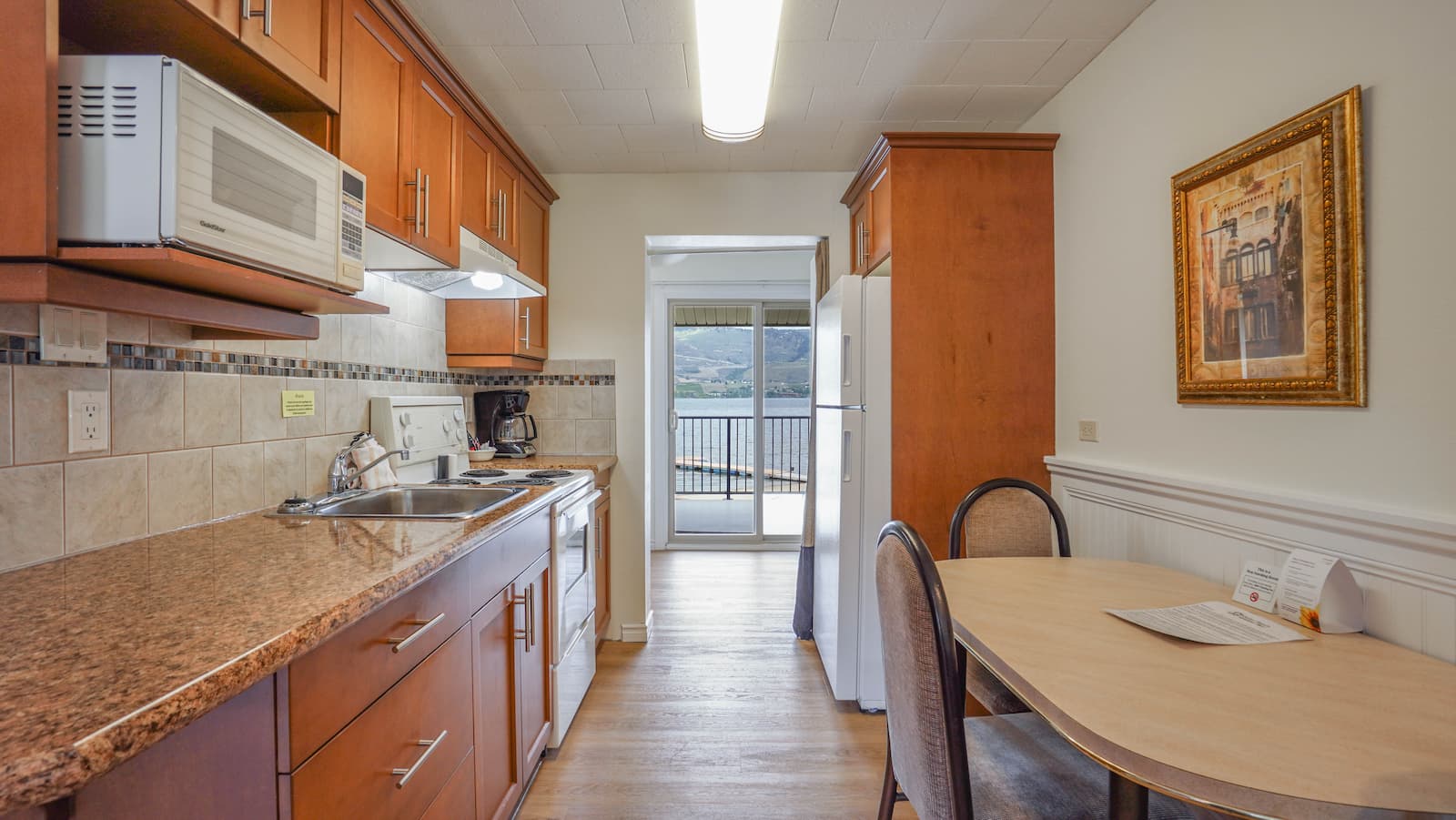 Safari Beach Resort Osoyoos - Unit 215