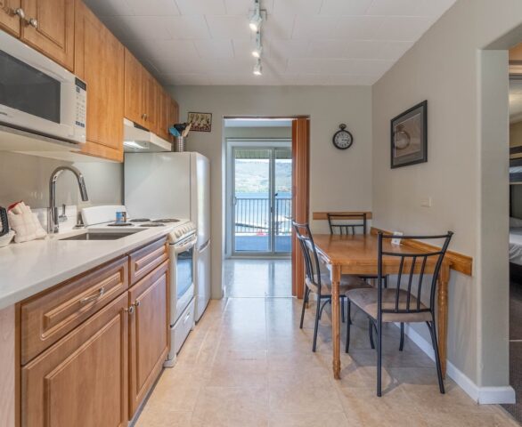 Safari Beach Resort Osoyoos - Unit 216