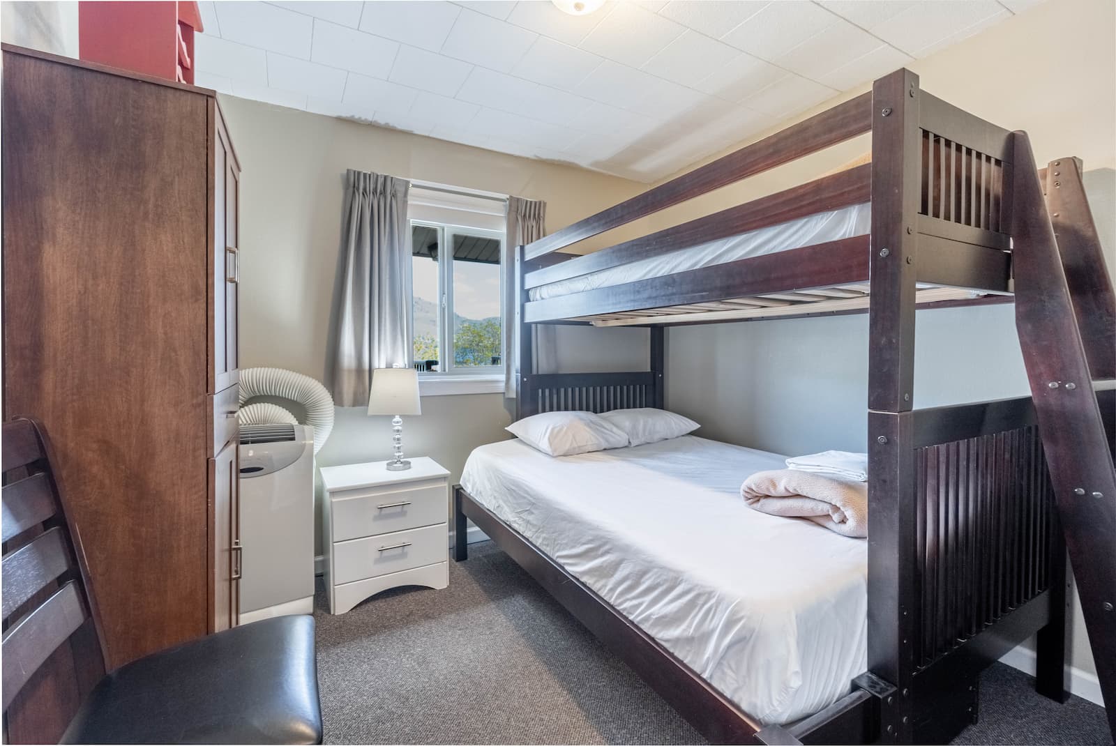 Safari Beach Resort Osoyoos - Unit 216