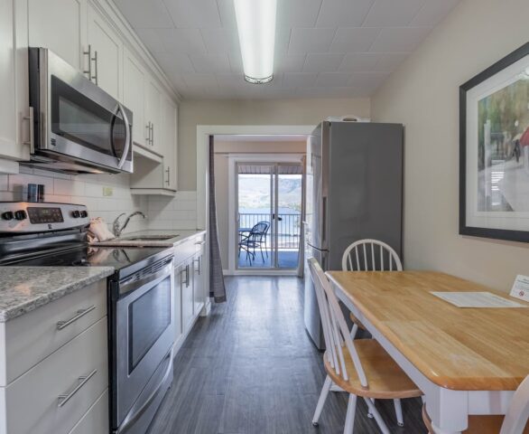 Safari Beach Resort Osoyoos - Unit 217