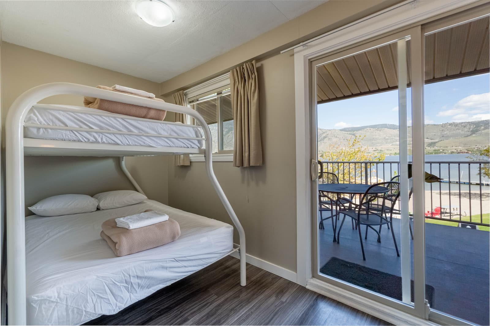 Safari Beach Resort Osoyoos - Unit 217