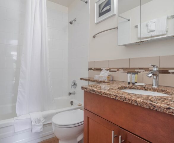 Safari Beach Resort Osoyoos - Unit 218